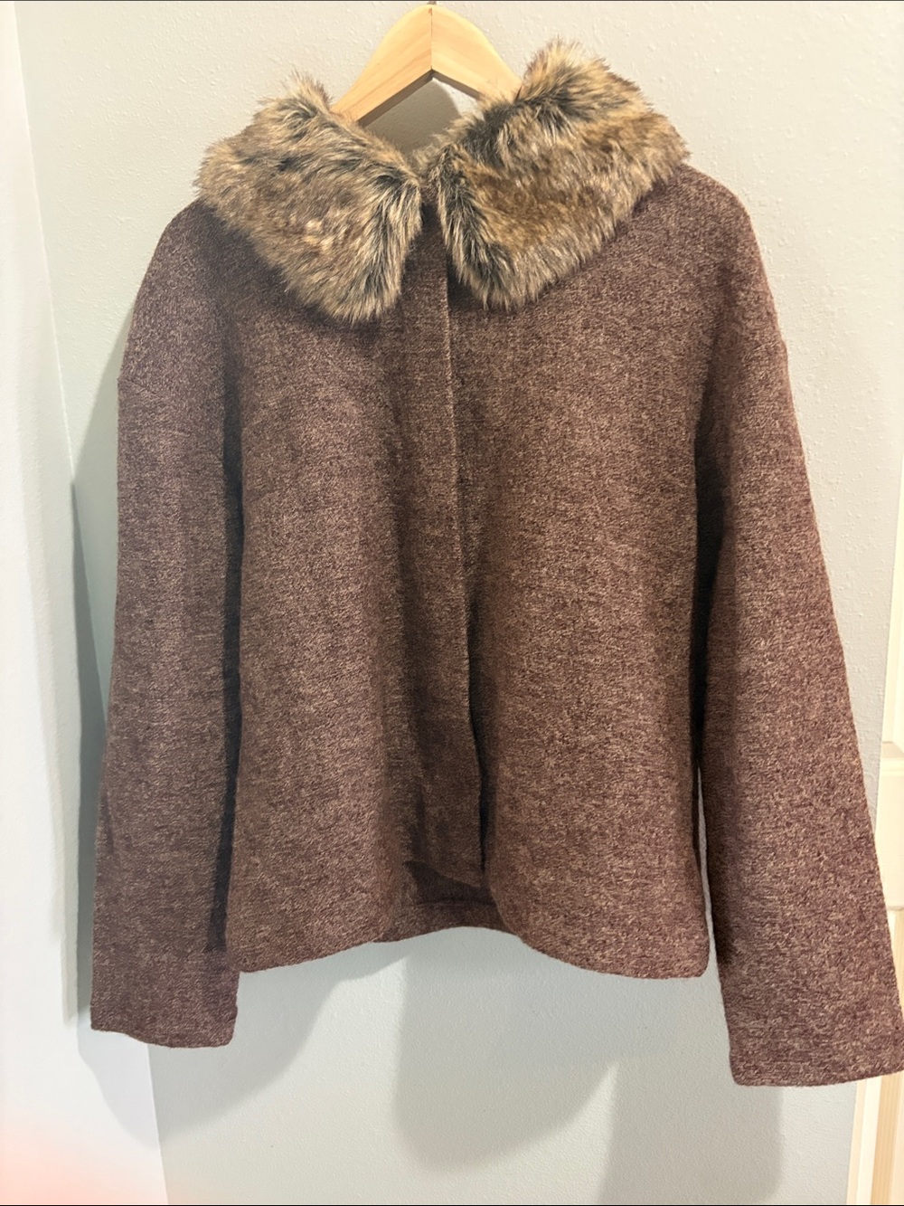 Evan Picone Brown Wool Jacket with faux fur collar (size large)
